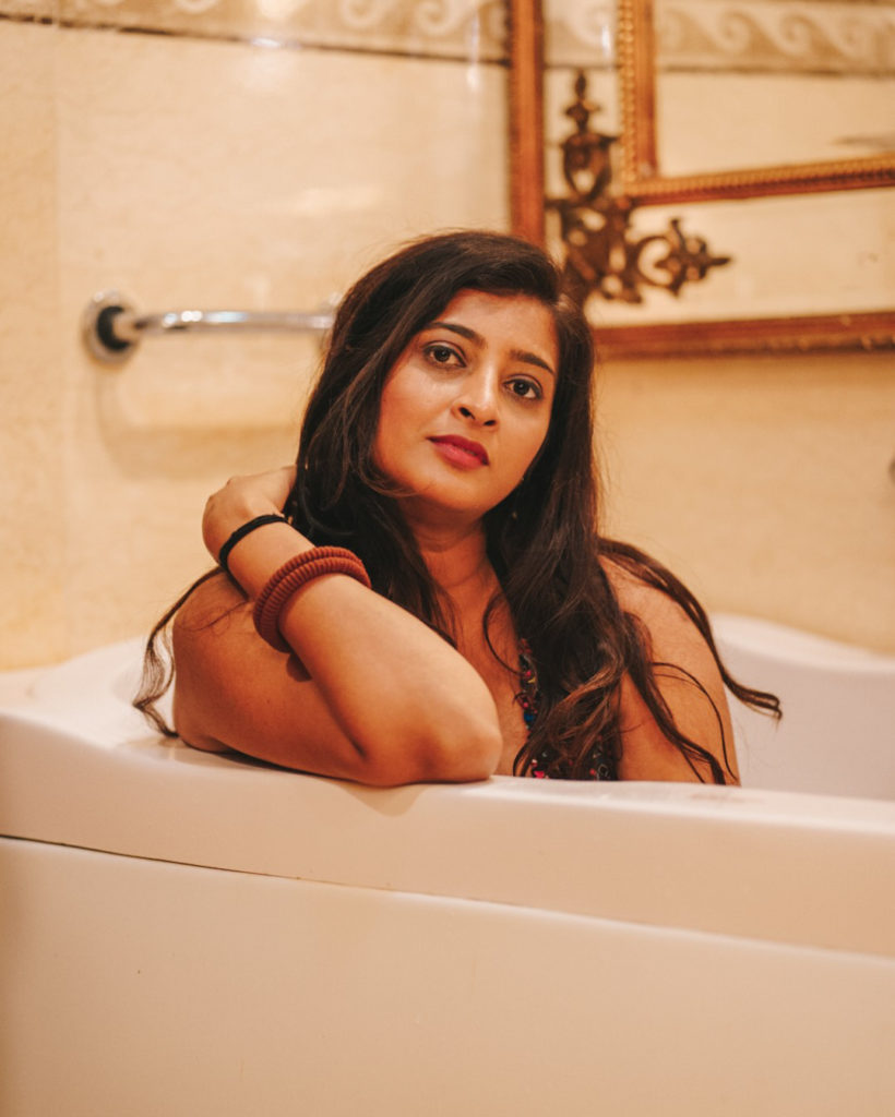 BathTub Indoor Photoshoot Ideas